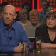 Vioollerares Coosje Wijzenbeek (rechts) bij het televisieprogramma 'De wereld draait door'