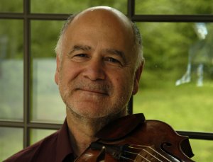 Viola player Atar Arad